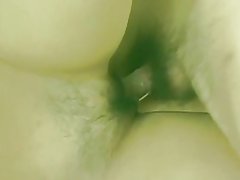 Sexy азиатка yubka olur, onun sərt tüklü pussy barmaqları studs sonra fucks